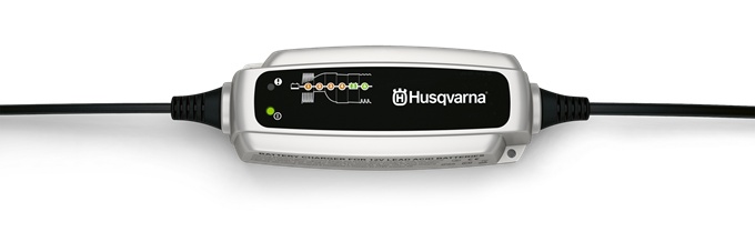 Husqvarna Akkuladegerät BC 0.8 in der Gruppe Husqvarna Forst- und Garten produkte / Husqvarna Aufsitzrasenmäher / Service-Kit & Zubehör bei GPLSHOP (5794501-01)