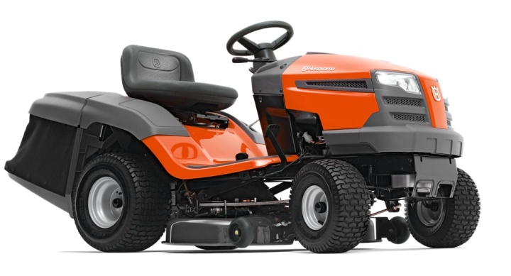 Husqvarna TC 138 Gartentraktor in der Gruppe Husqvarna Forst- und Garten produkte / Husqvarna Aufsitzrasenmäher / Gartentraktoren bei GPLSHOP (9605101-79)