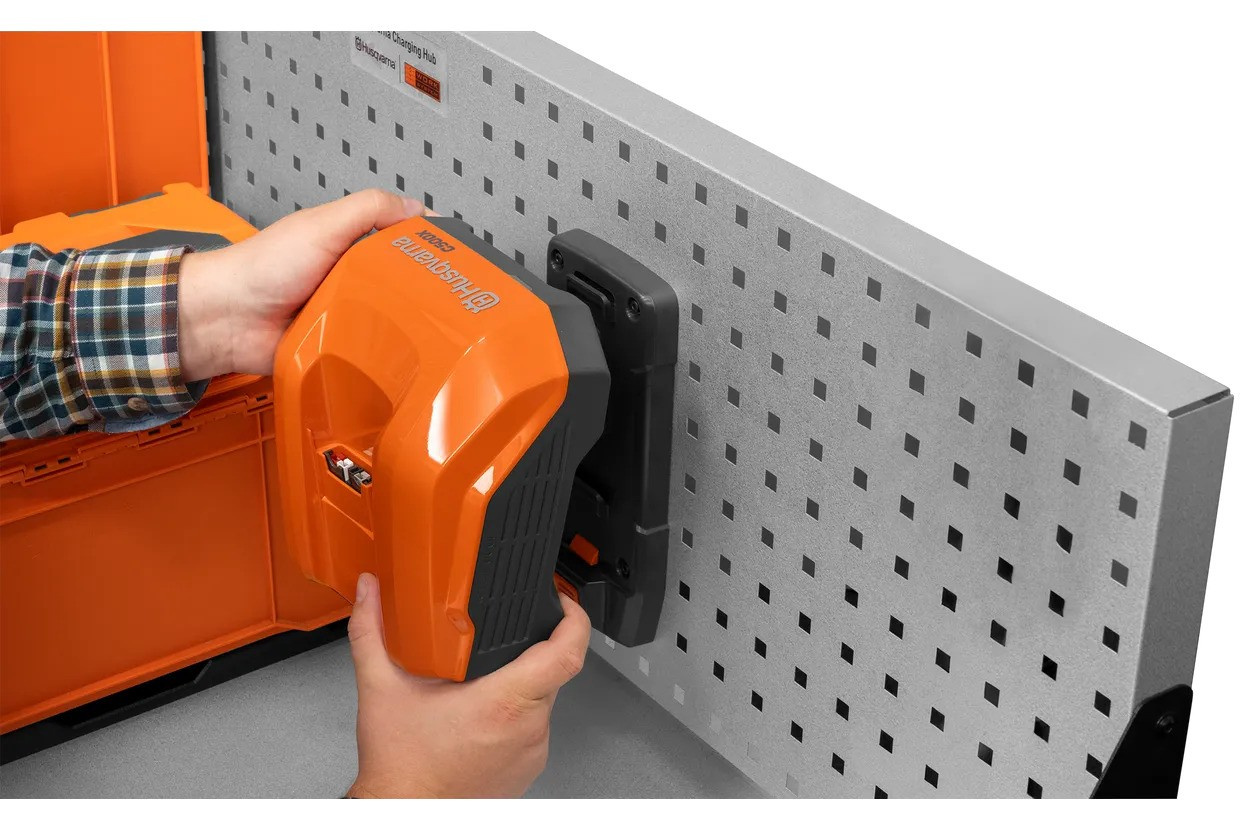 Husqvarna Wandhalterung für Ladegeräte C500X & C750X