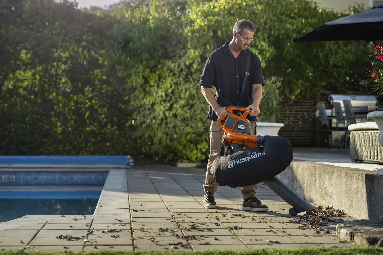 Husqvarna 120iBV Akku-Blasgerät