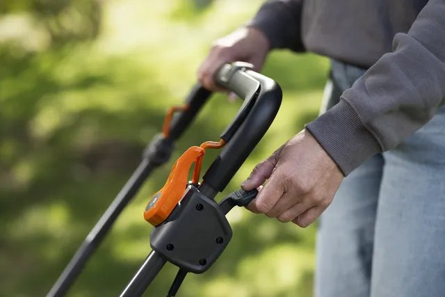 Husqvarna LB 246iS Rasenmäher