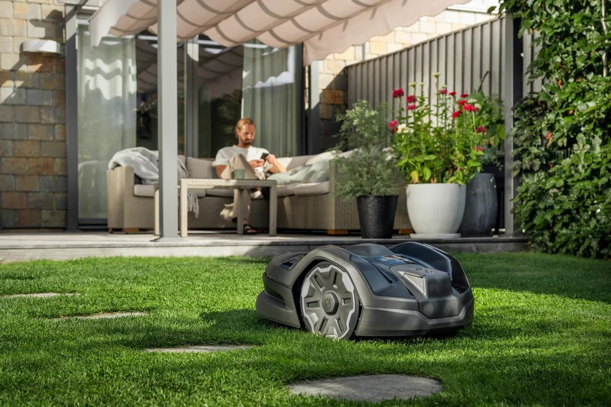 Husqvarna Automower® 305E Nera Mähroboter