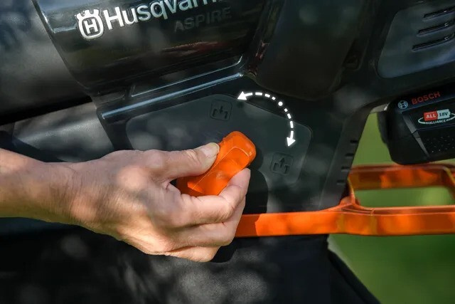Husqvarna Aspire® Laubbläser und -sauger mit Akku und Ladegerät