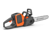Husqvarna 230i Akku-Motorsäge mit Akku und Ladegerät Husqvarna 230i Akku-Motorsäge mit Akku und Ladegerät